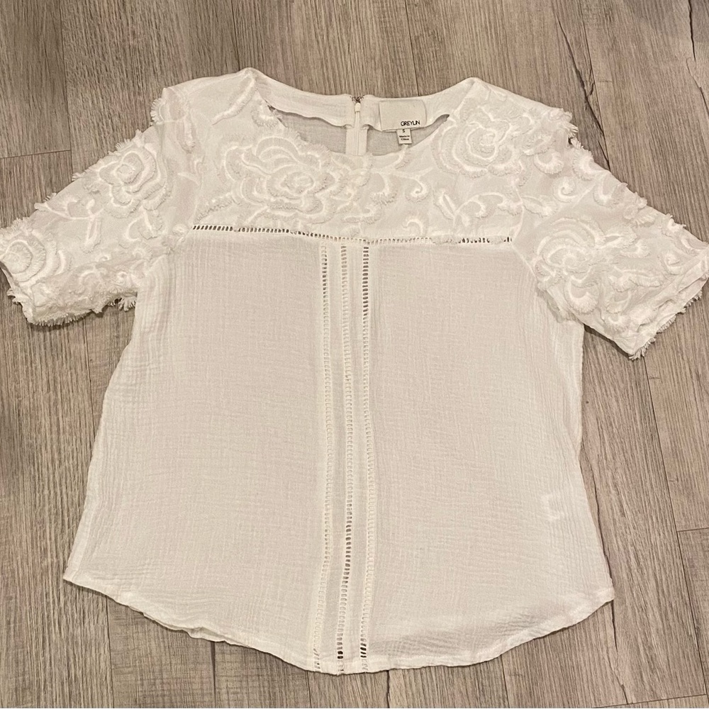 Greylin White 100% Cotton Gauze Floral Appliqué Yoke Top Lightweight  - Size S